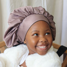 Load image into Gallery viewer, Kiddie satin bonnets Age 2-9
